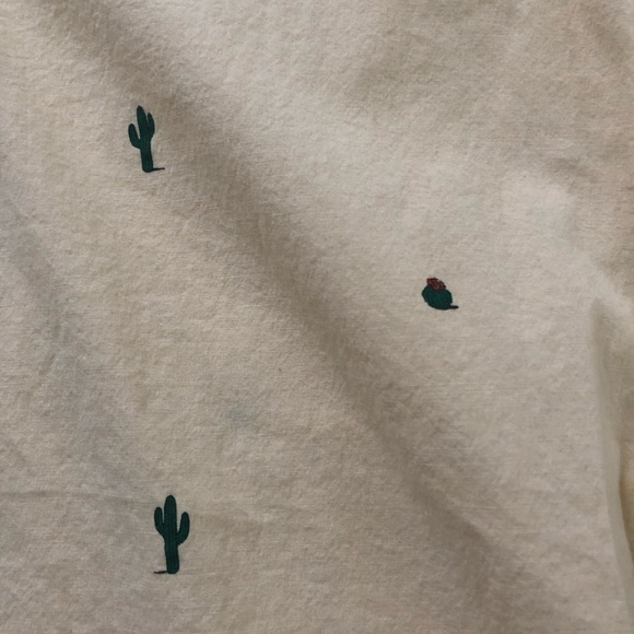 Men’s causal button down short sleeve shirt - Picture 2 of 3